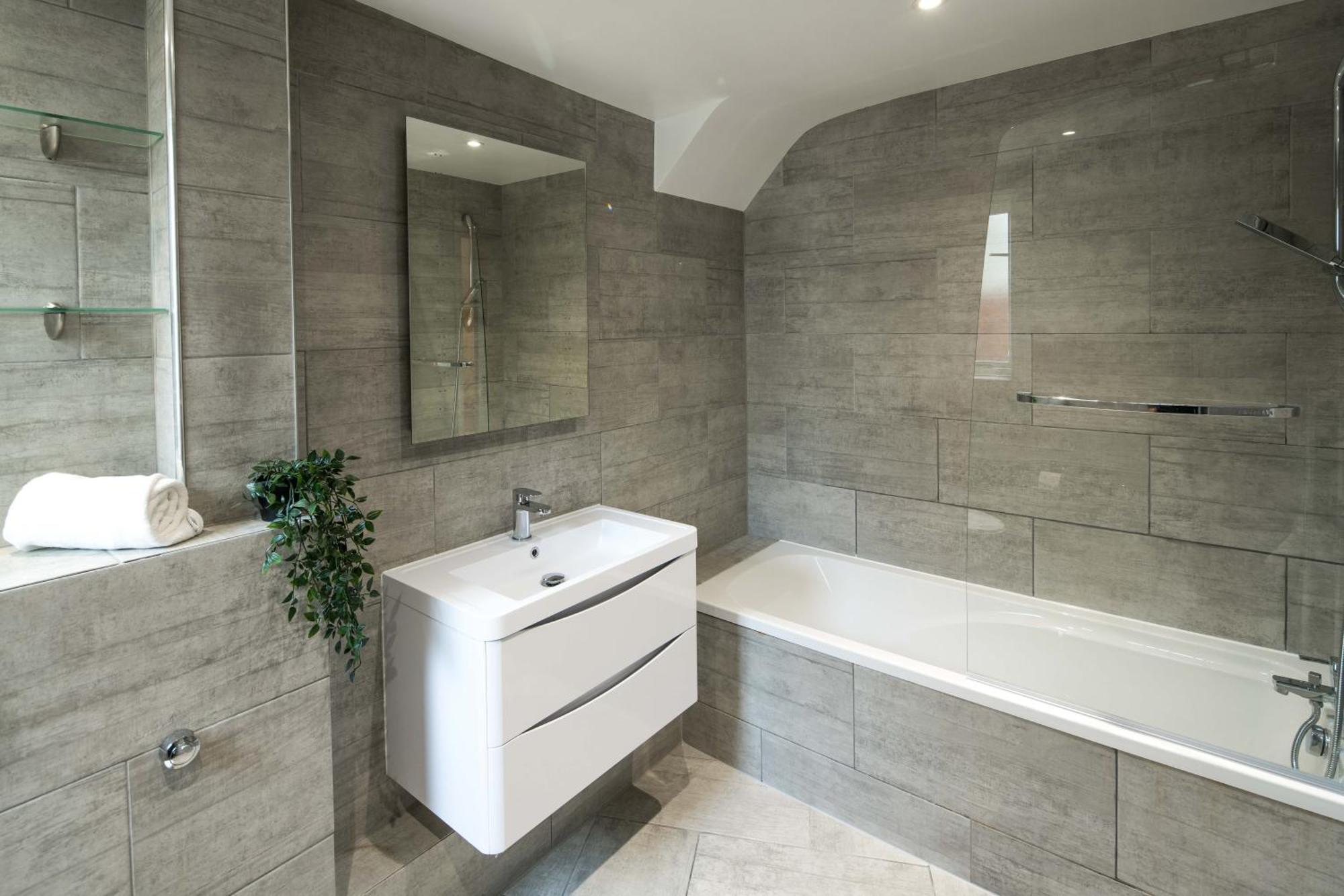4 Bed By Gloucester Road Station * Londres